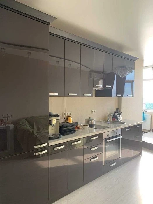 1-room apartment for sale, Revutskoho Street. Kharkivska Metro Station