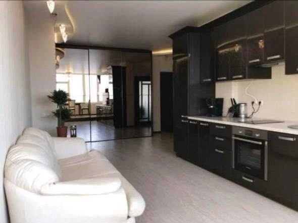 1-room apartment for sale, Revutskoho Street. Kharkivska Metro Station