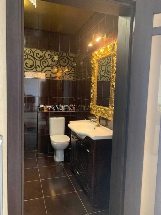 1-room apartment for sale, Revutskoho Street. Kharkivska Metro Station