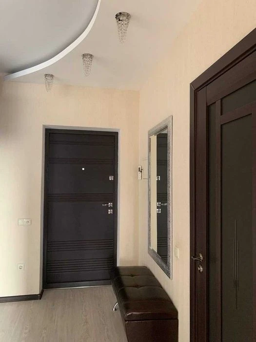 1-room apartment for sale, Revutskoho Street. Kharkivska Metro Station