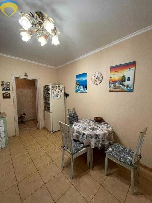 Продам большую квартиру со стильным ремонтом в новом кирпичном.