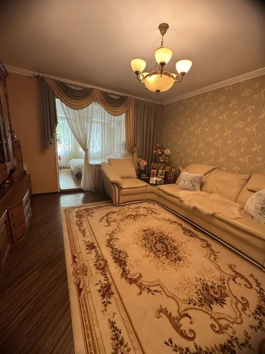 3-комнатная квартира 74 м² с ремонтом на Ильфа и Пе