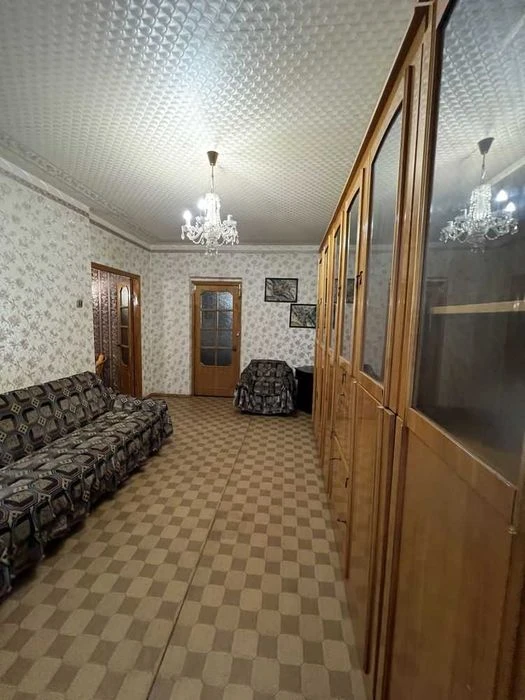 H S2 4-room apartment for sale on Zalyutin