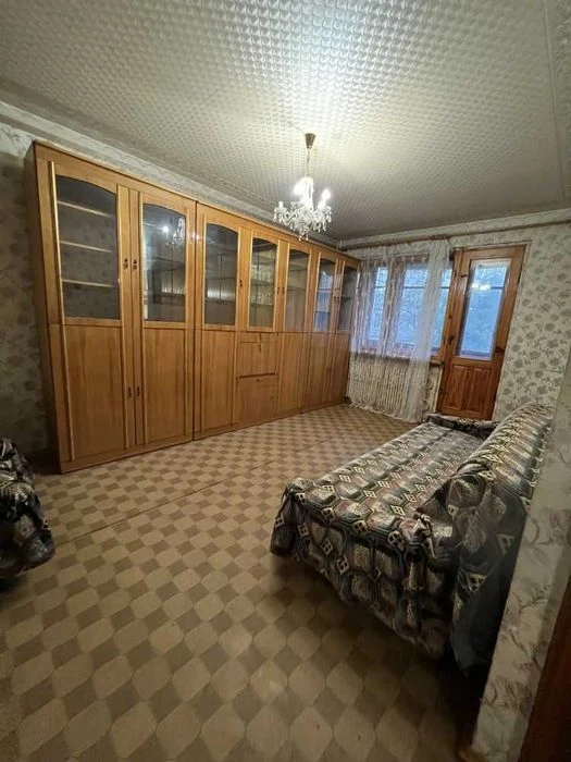 H S2 4-room apartment for sale on Zalyutin