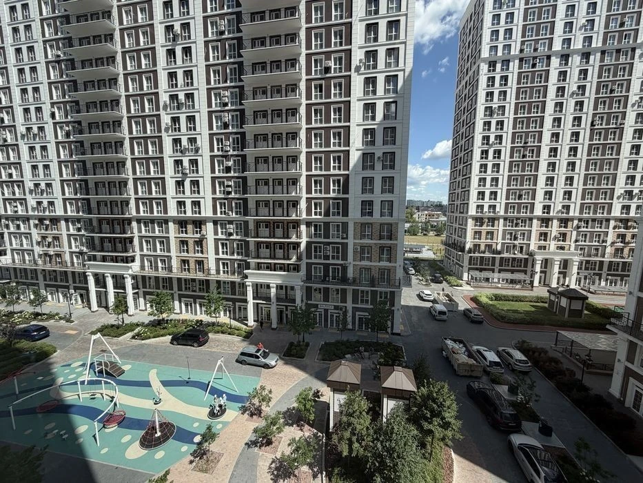 For sale 1 room/apartment, Nova Angliya residential complex (Vasylkivska metro station)