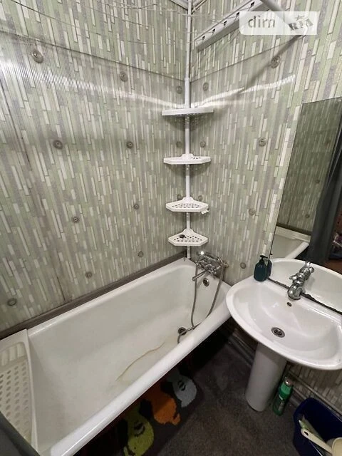 Sale of 1-room apartment 28.5 sq. m. on Oleksandra Dovzhenko St. 14
