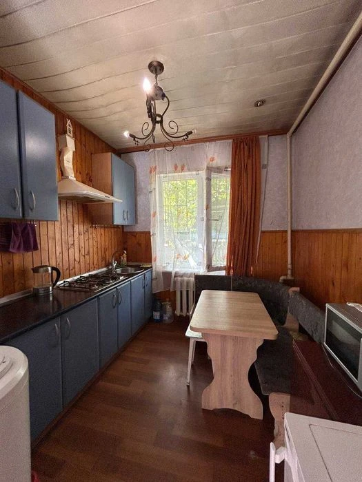 Продам квартиру с индивидуальным отоплением и палисадником.