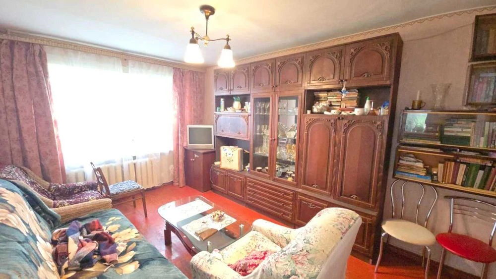 Продам 3х ком квартиру метро Индустриальная ул Шариковая 280
