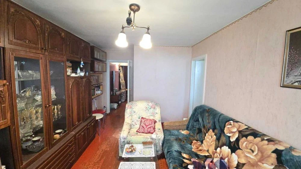 Продам 3х ком квартиру метро Индустриальная ул Шариковая 280