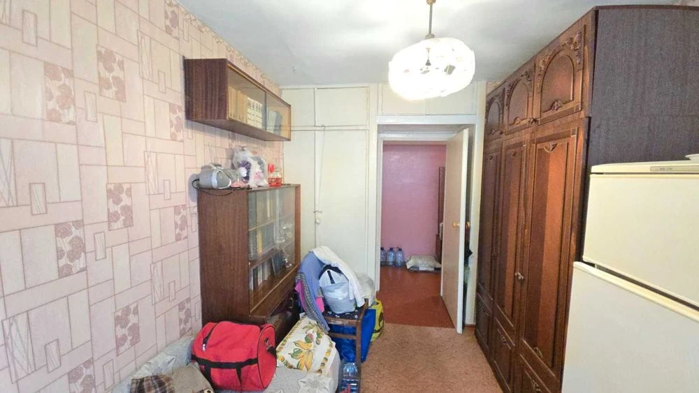 Продам 3х ком квартиру метро Индустриальная ул Шариковая 280