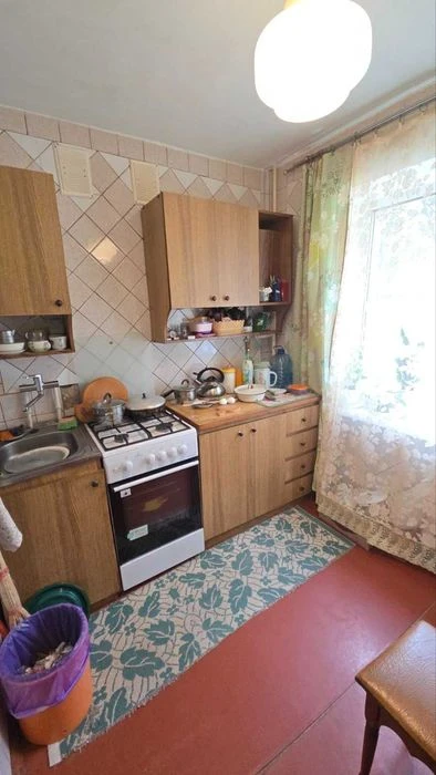 Продам 3х ком квартиру метро Индустриальная ул Шариковая 280