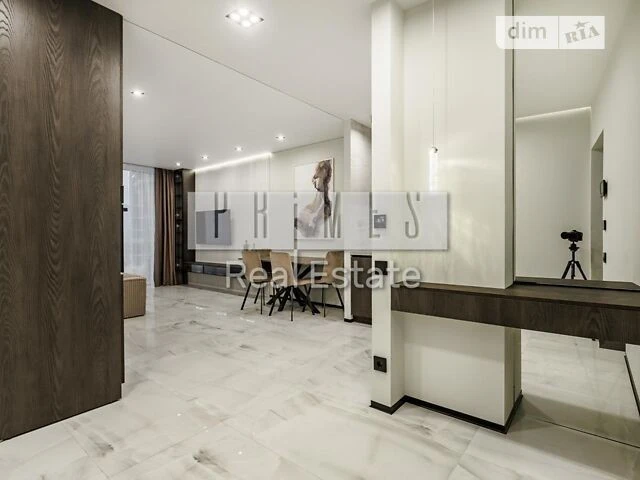 For sale 2-room apartment 72 sq. m on Dniprovska embankment 15K • ID 346