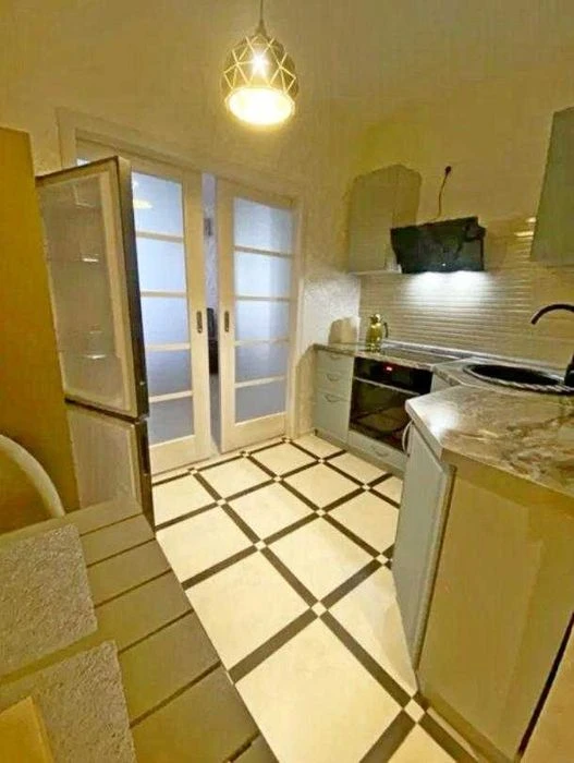 1-room studio apartment for sale, Zahisnyky metro area U