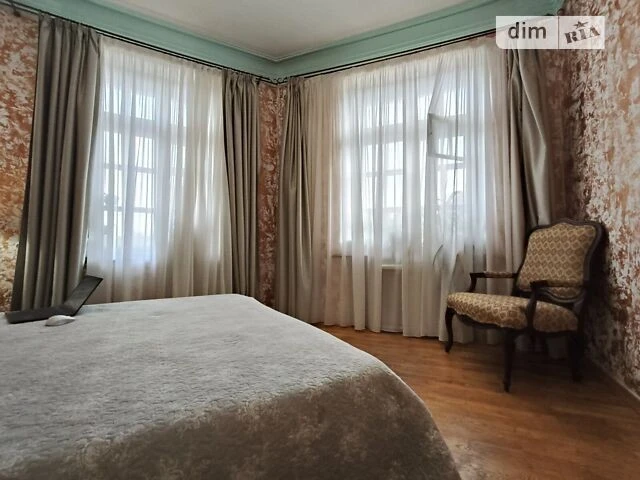 Продаж 4к квартири 95.6 кв. м на вул. Алма-Атинська 97/1 • I