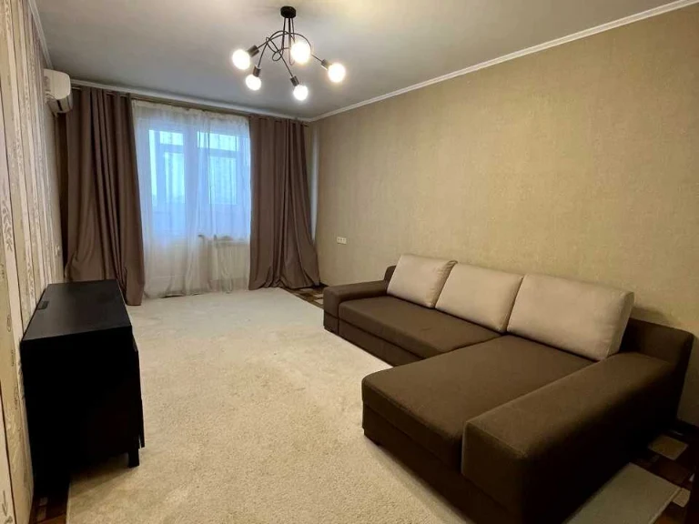 Apartment. Kharkiv, Zhitteradisny Lane. (Rzhevsky)