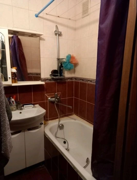 2 rooms for sale, Sheptytskoho St. 24-g, Livoberezhna