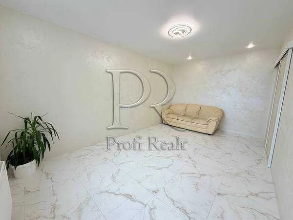 1-room apartment for sale 50 m², Komarova Kosmonavta, 46B