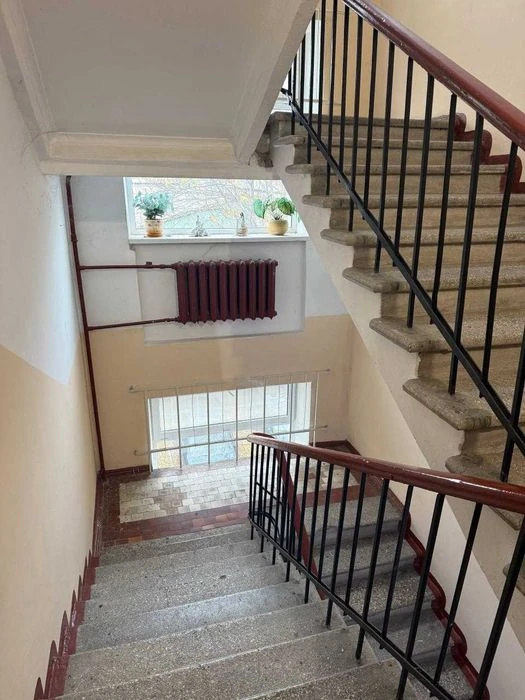 СТАЛИНКА в Центре! 3 комн.квартира на Европейской! $63500 Ш