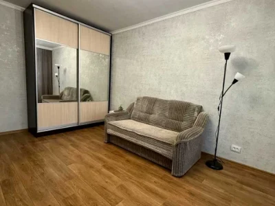 Apartment. Kharkiv, Traktorostudivnyky Ave.