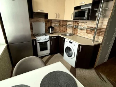 Apartment. Kharkiv, Traktorostudivnyky Ave.