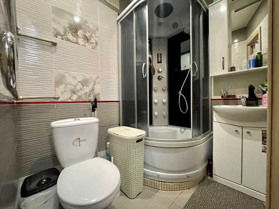 Apartment. Dnipro, Batumska Street.