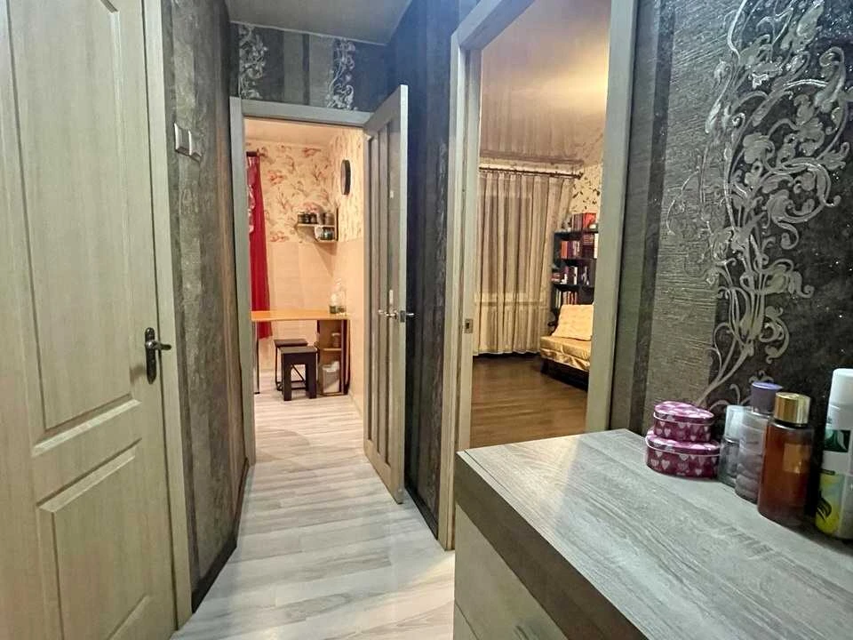 Apartment. Dnipro, Batumska Street.