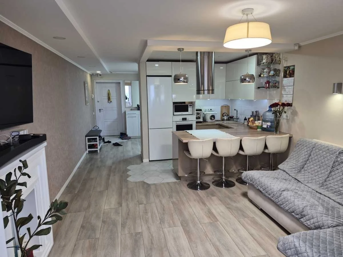 3-room apartment for sale 79 m², Azerbaijan Street, 16/