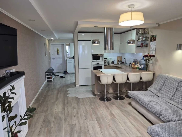 3-room apartment for sale 79 m², Azerbaijan Street, 16/