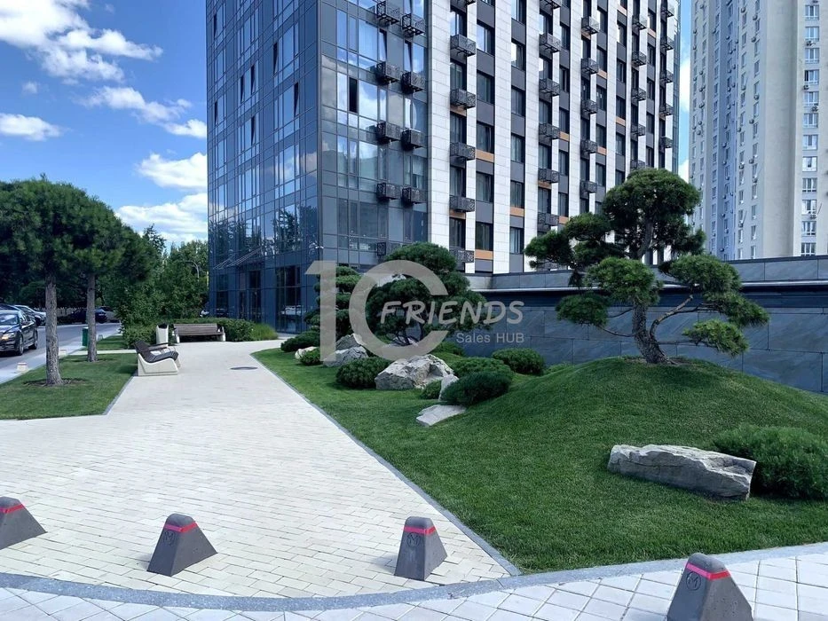 One-room apartment in the Metropolis residential complex for final finishing