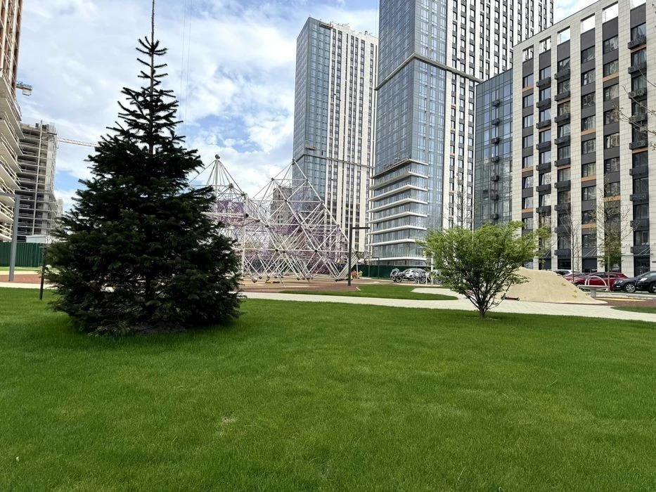One-room apartment in the Metropolis residential complex for final finishing