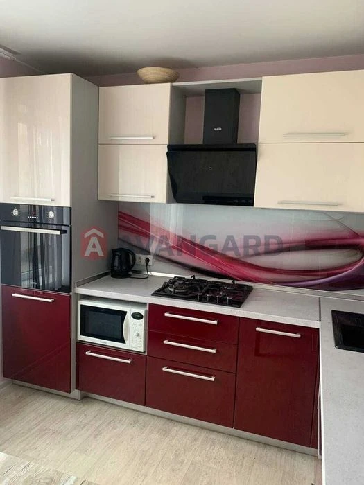 Продажа 3-х комнатной квартиры 1-й Южный.