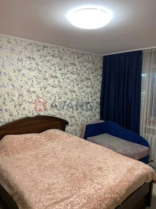 Продажа 3-х комнатной квартиры 1-й Южный.