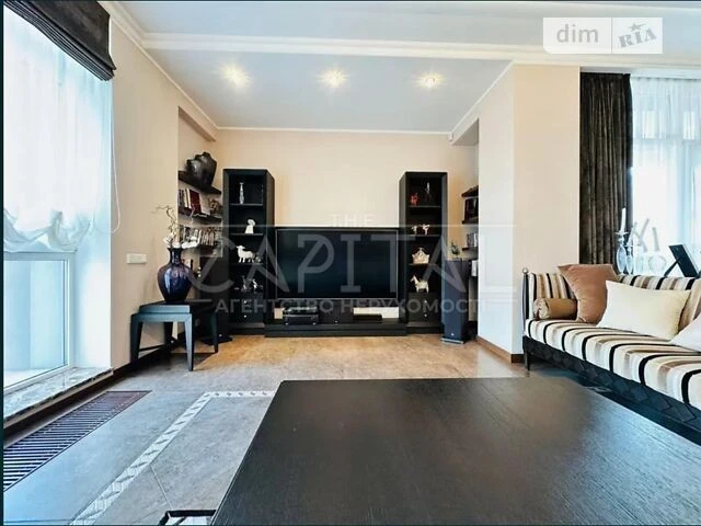 Sale of 3-room apartment 118 sq. m. on Andriy Verkhoglyada St. 20A •