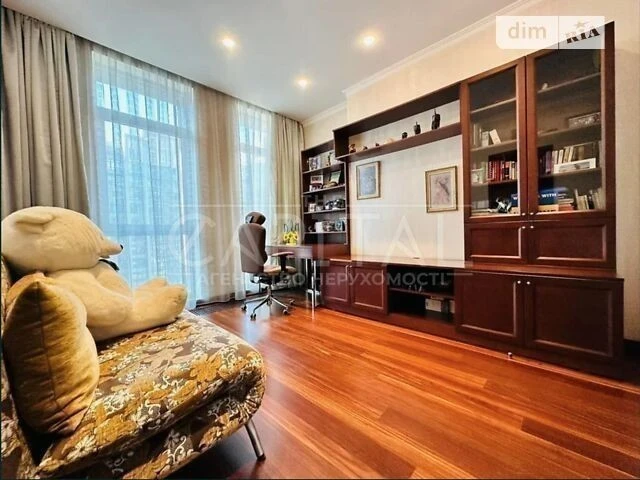 Sale of 3-room apartment 118 sq. m. on Andriy Verkhoglyada St. 20A •