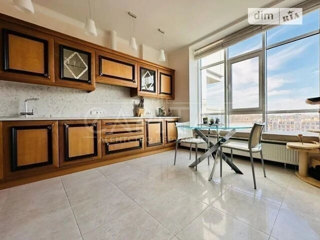 Sale of 3-room apartment 118 sq. m. on Andriy Verkhoglyada St. 20A •