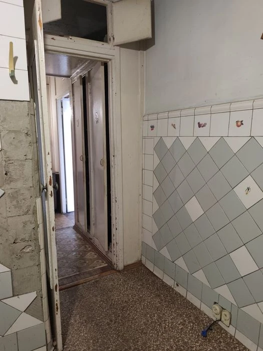 Продам 1 комн кв вна Салтовке рядом с метро !