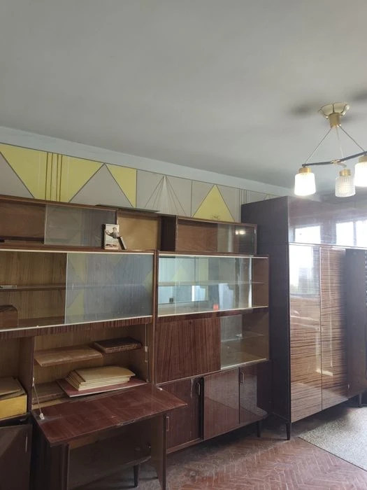 Продам 1 комн кв вна Салтовке рядом с метро !