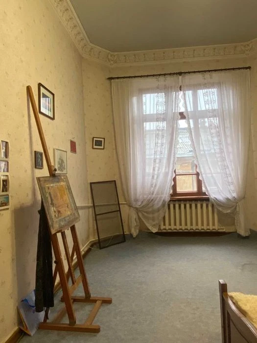 6-комнатная квартира в центре.