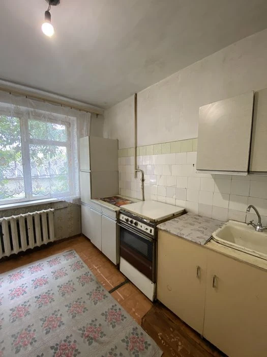 Продаж 2 кімнатноії квартири Крошня