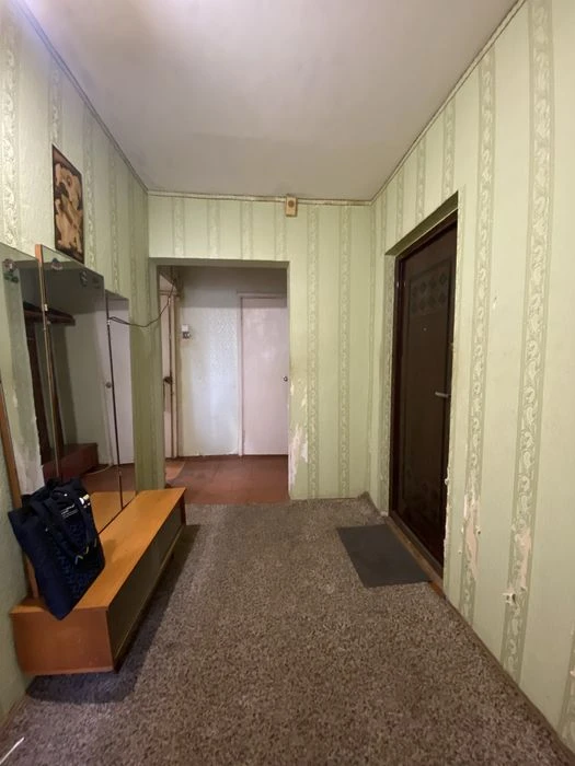 Продаж 2 кімнатноії квартири Крошня