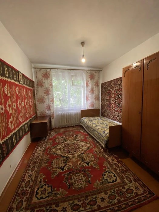 Продаж 2 кімнатноії квартири Крошня