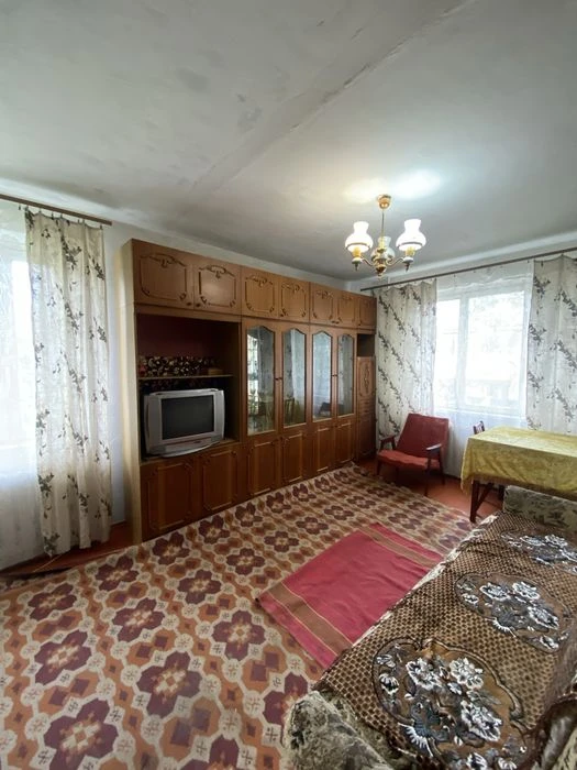 Продаж 2 кімнатноії квартири Крошня