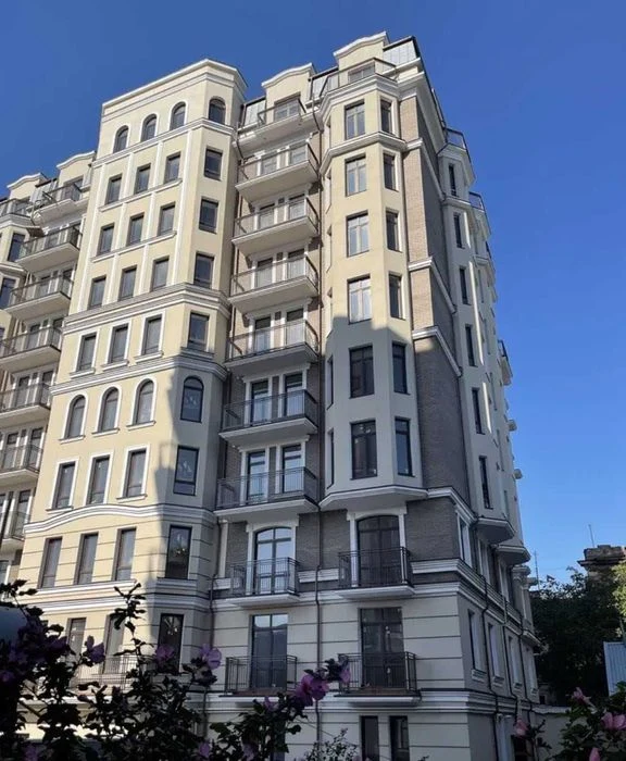 Продам 3х к квартиру в ЖК "Виндзор" на Б.Литвака