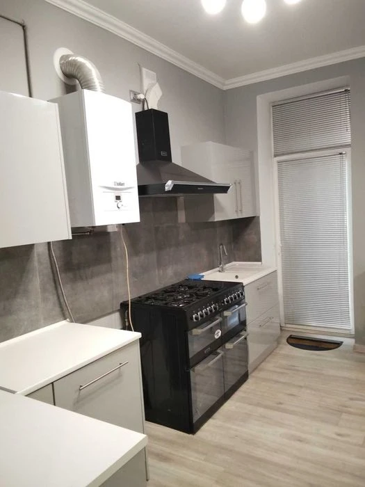 Продажа квартиры-3 комнаты, Героев Майдана, Львов.