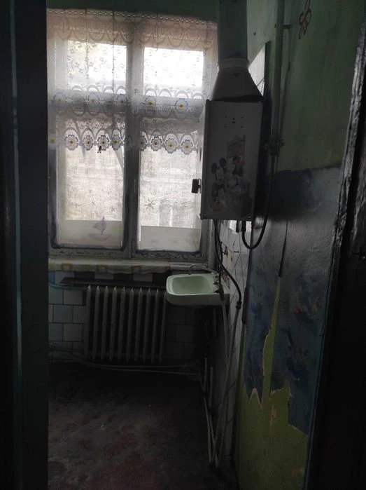 продам трехкомнатную квартиру петровского