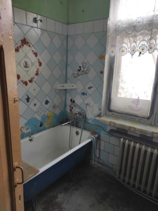 продам трехкомнатную квартиру петровского