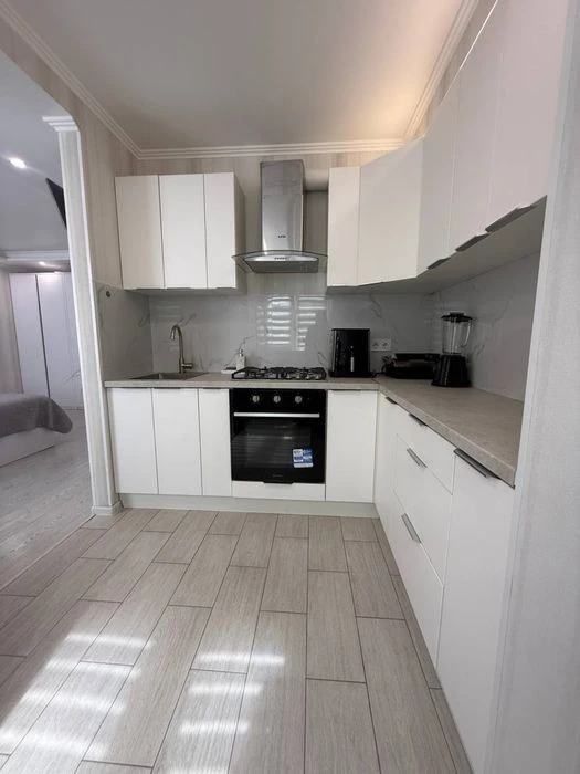 No commission! 1k apartment with new renovation near the metro! State