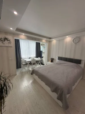 No commission! 1k apartment with new renovation near the metro! State