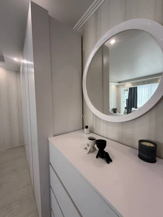 No commission! 1k apartment with new renovation near the metro! State