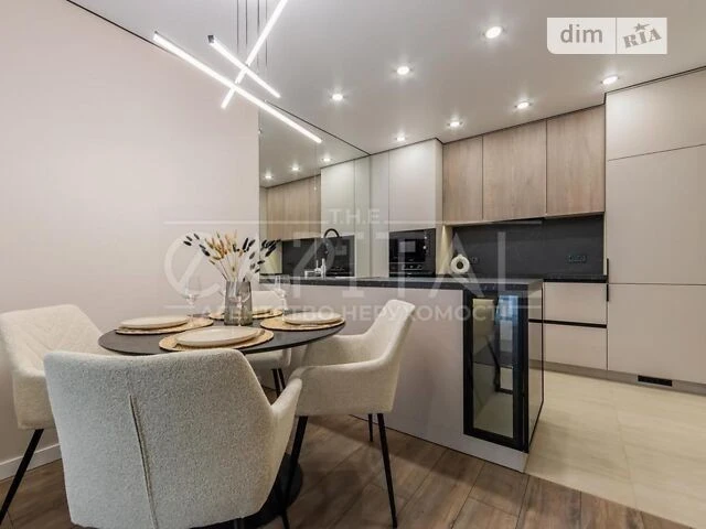 Sale of 2-room apartment 60 sq. m. on Mykhaylo Maksimovicha st. 28 •